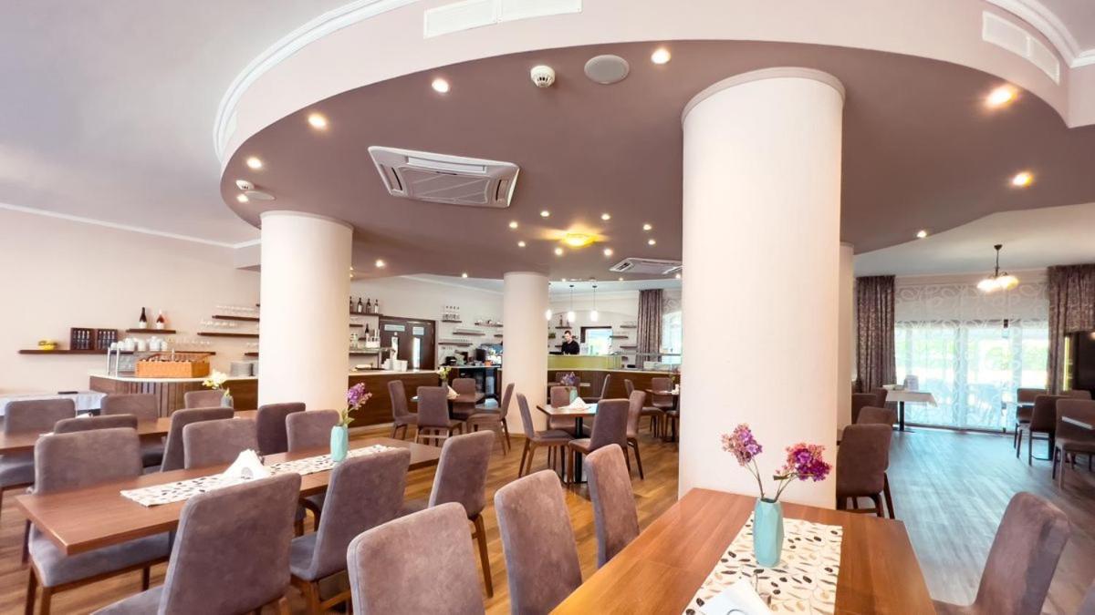 Wellness Hotel Thermal Sturovo Luaran gambar