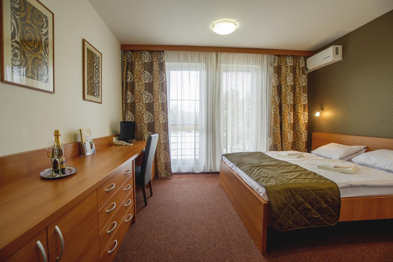 Wellness Hotel Thermal Sturovo Luaran gambar