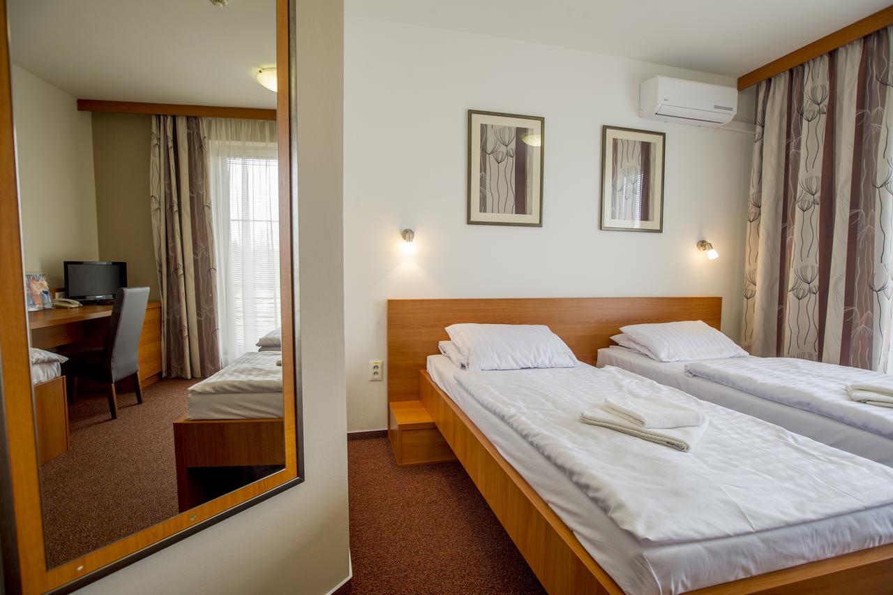 Wellness Hotel Thermal Sturovo Luaran gambar