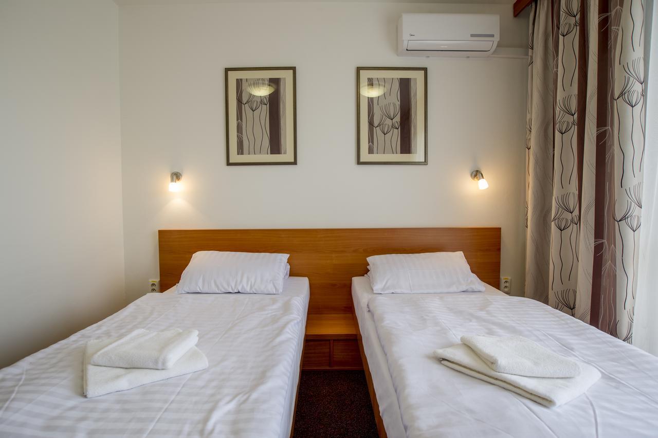 Wellness Hotel Thermal Sturovo Luaran gambar