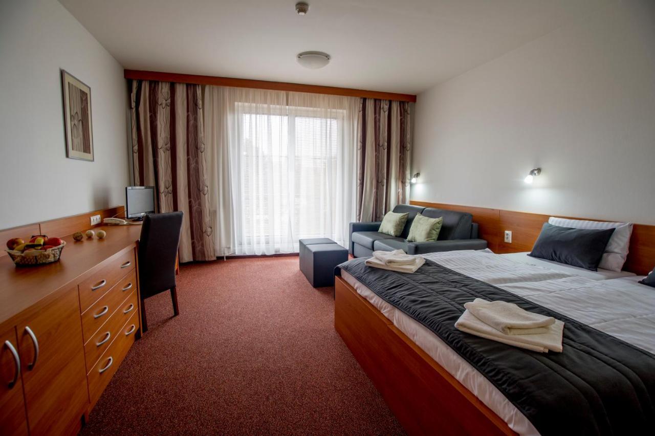 Wellness Hotel Thermal Sturovo Luaran gambar