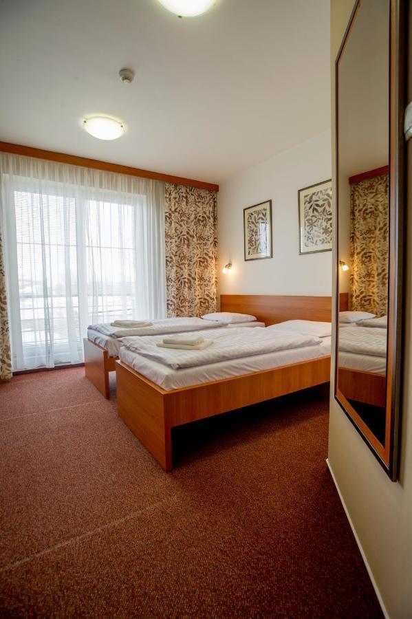 Wellness Hotel Thermal Sturovo Luaran gambar