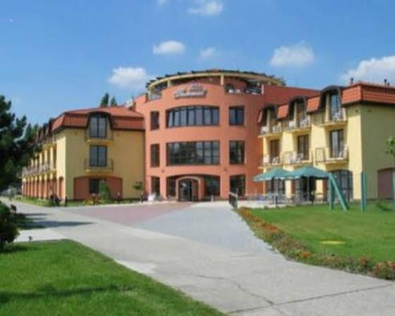 Wellness Hotel Thermal Sturovo Luaran gambar